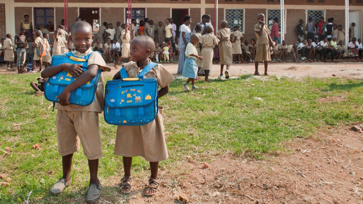 Barn på skole i Burundi