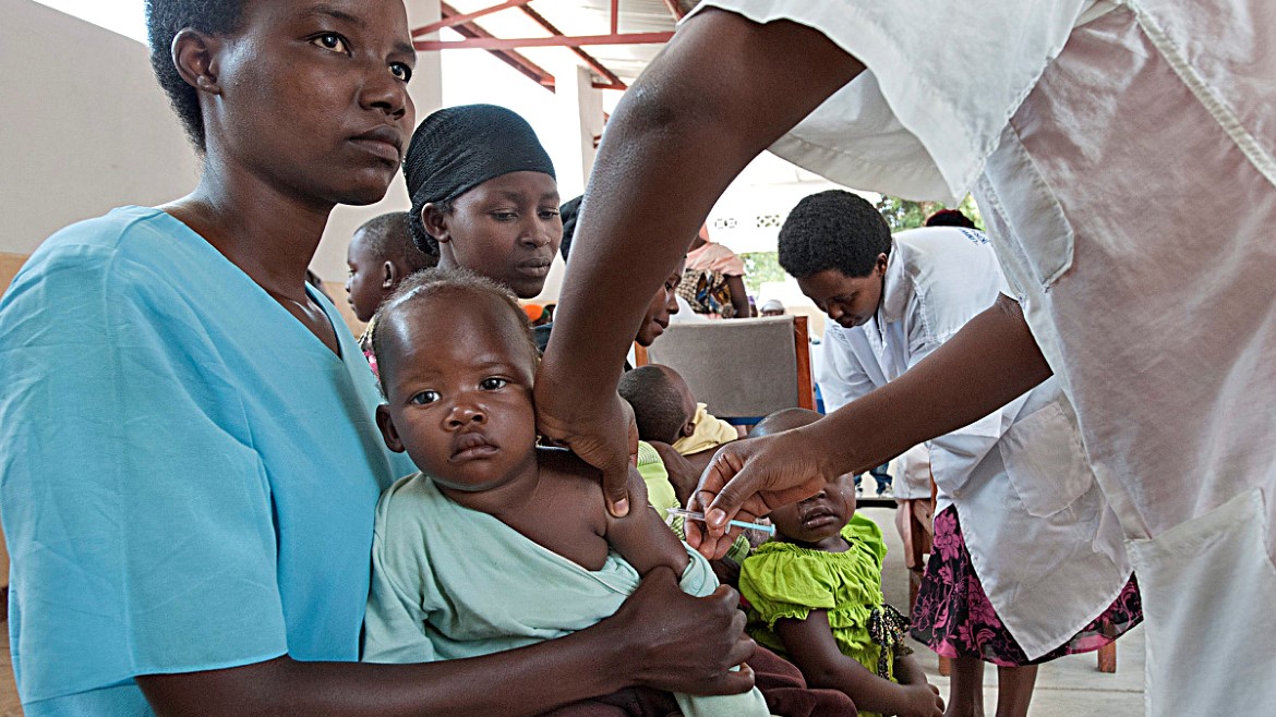 Vaksinering av barn i Burundi