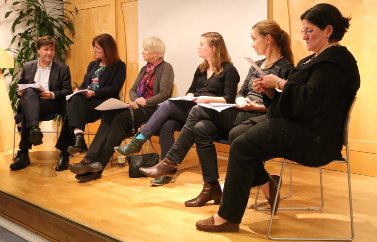 Med fra venstre: Ørnulf Strøm (Norad), Emma Crewe , Jane Parpart, Marlies Hesselman, Tanja Winther,  Helga Fogstad (Norad)