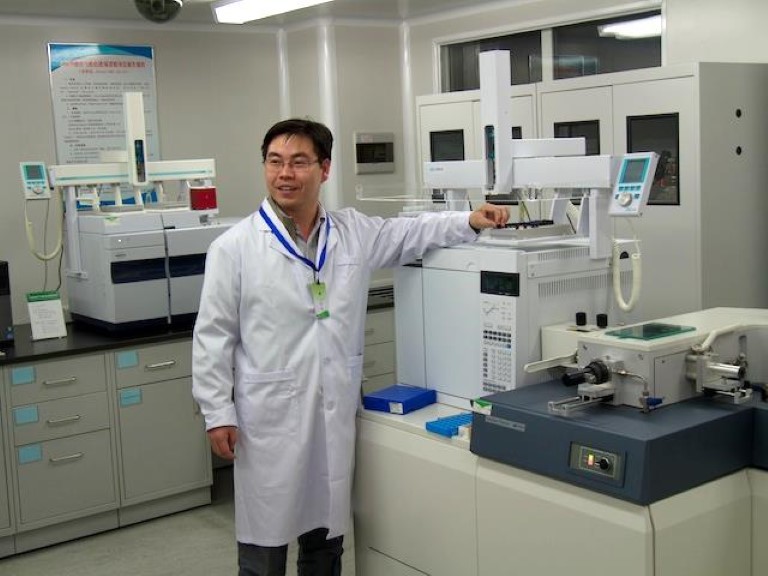 The POPs laboratory at HEMCS in Wuhan